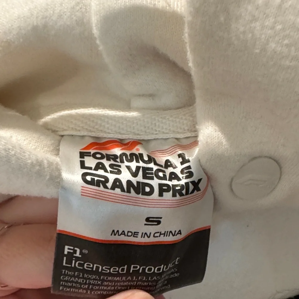 F1 Cream Logo Hoodie - Picture 3 of 4